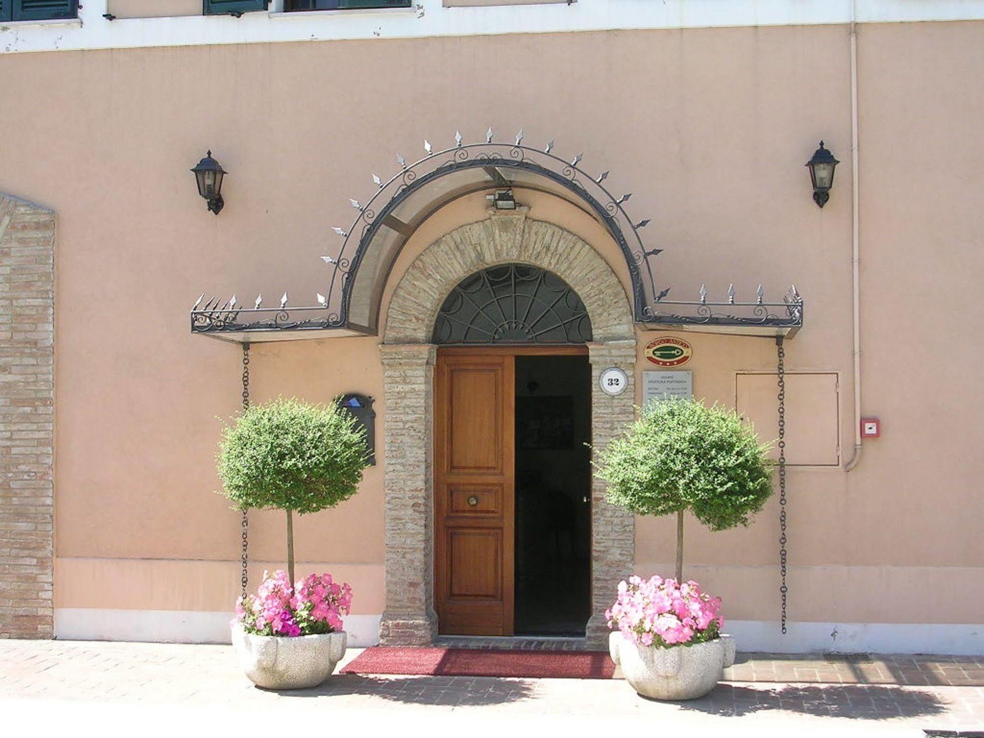 Hotel Borgo Antico Fabriano Eksteriør bilde